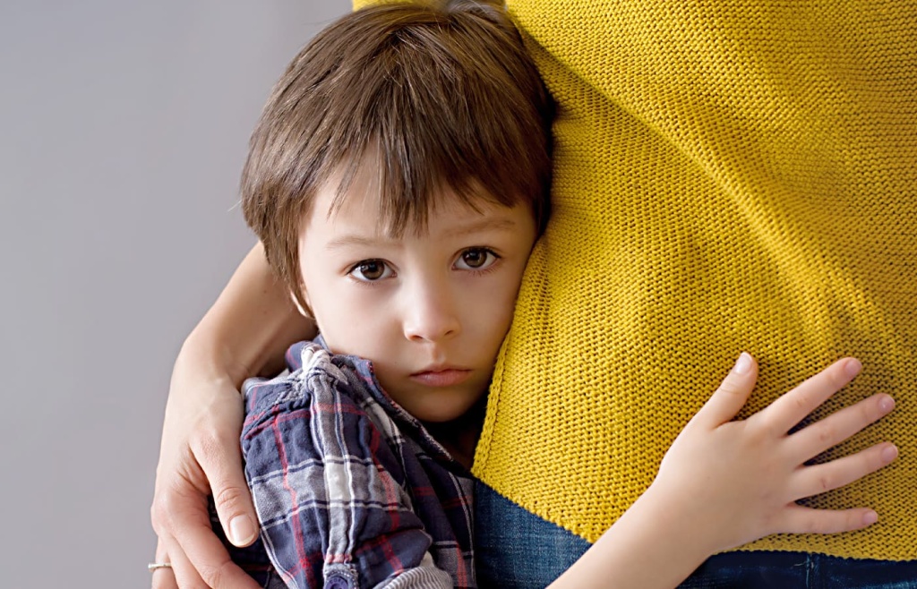 Боремся с тревогой у детей и подростков: советы родителям