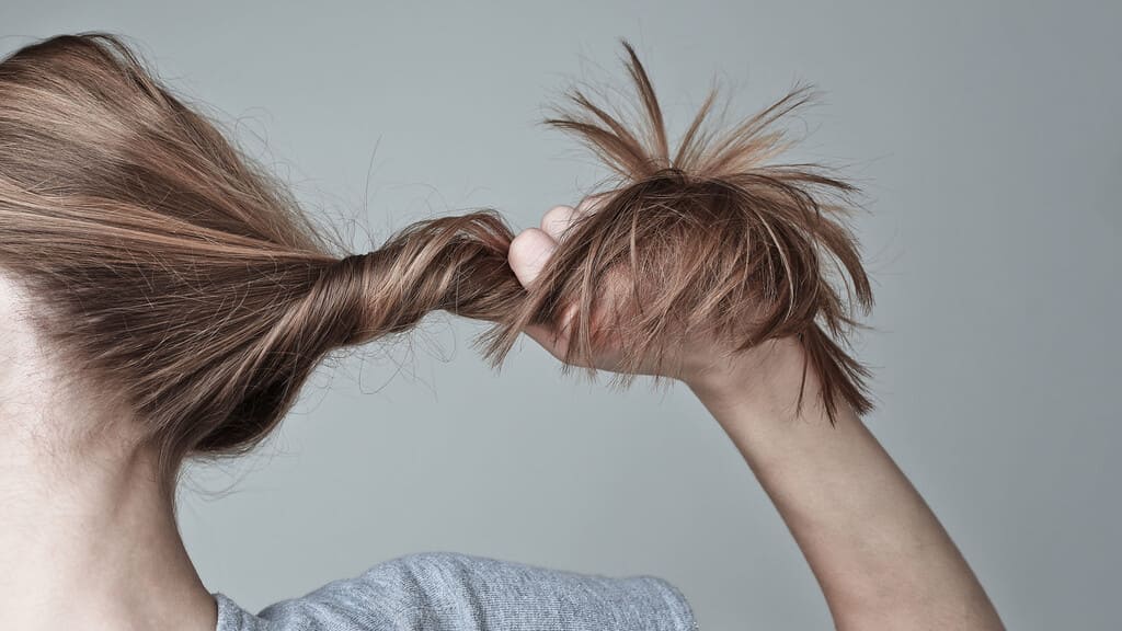 Трихотилломания - откуда волосы растут